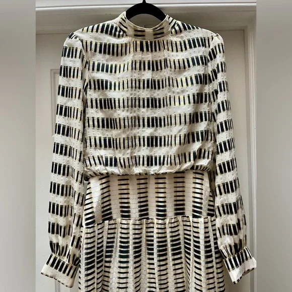 $1023 New Saloni ISABEL B TIERED FIL COUPÉ SILK-BLEND GEORGETTE MAXI DRESS - Picture 5 of 11